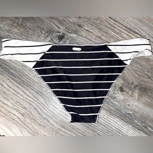 NWOT RIPCURL striped cheeky seamless bikini bottoms
